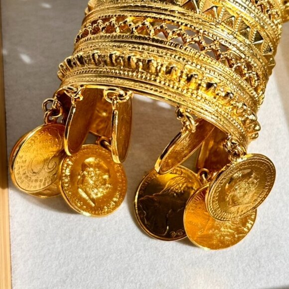 Ben-Amun gold cuff with coins bracelets <Rihanna> - Picture 8 of 13
